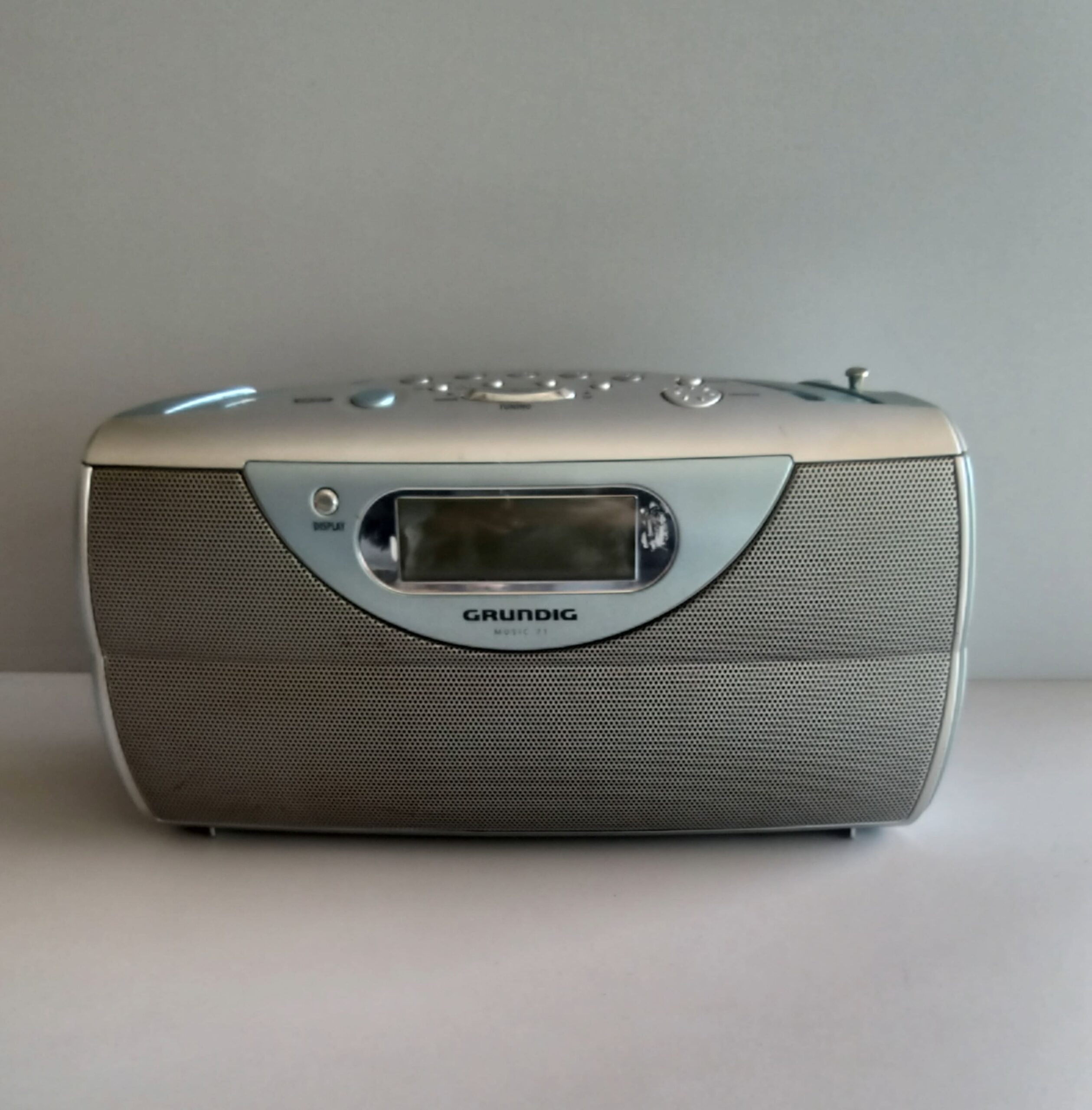 Radio Grundig Music 71