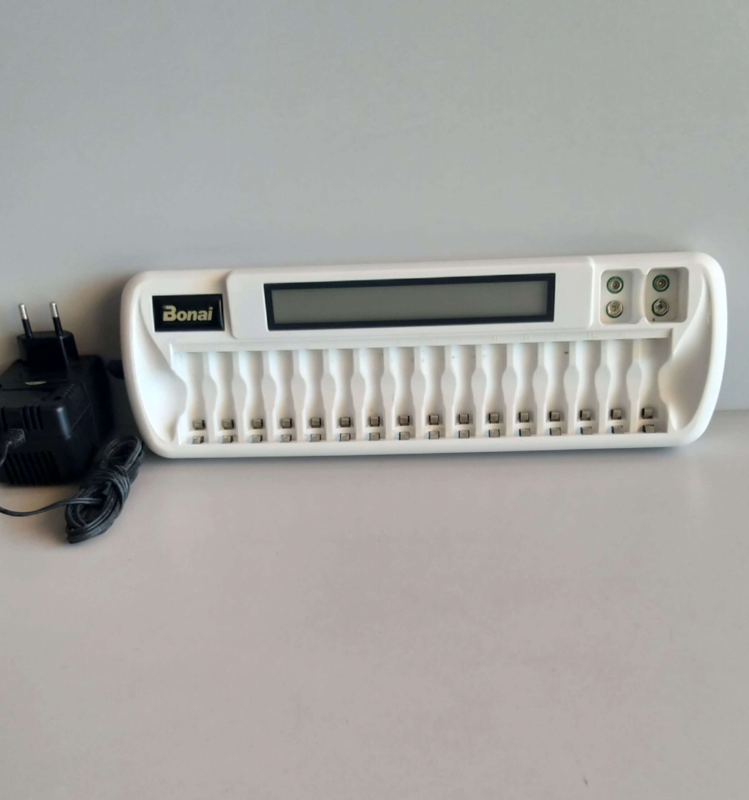 BONAI CARICA BATTERIE