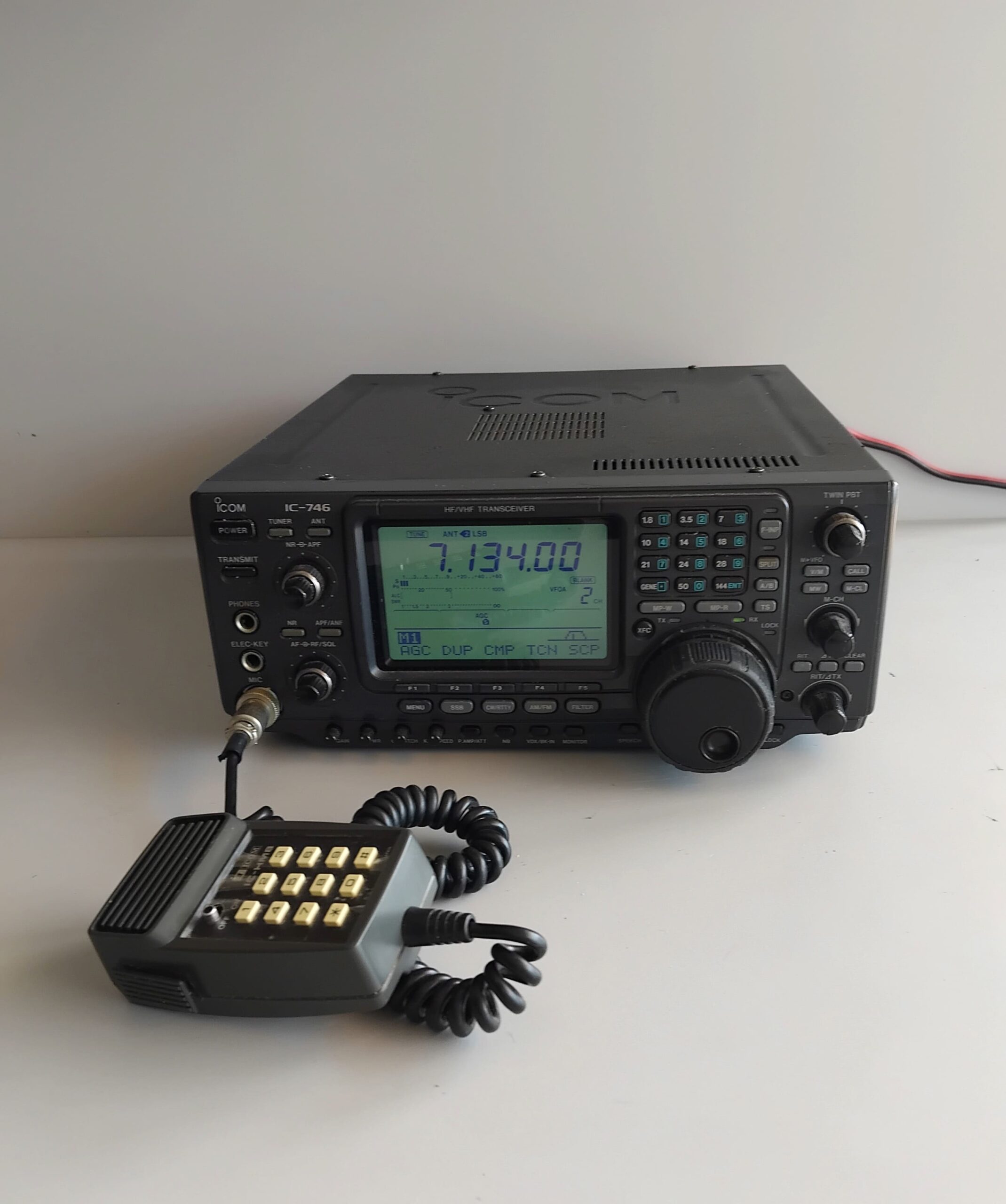 ICOM 746