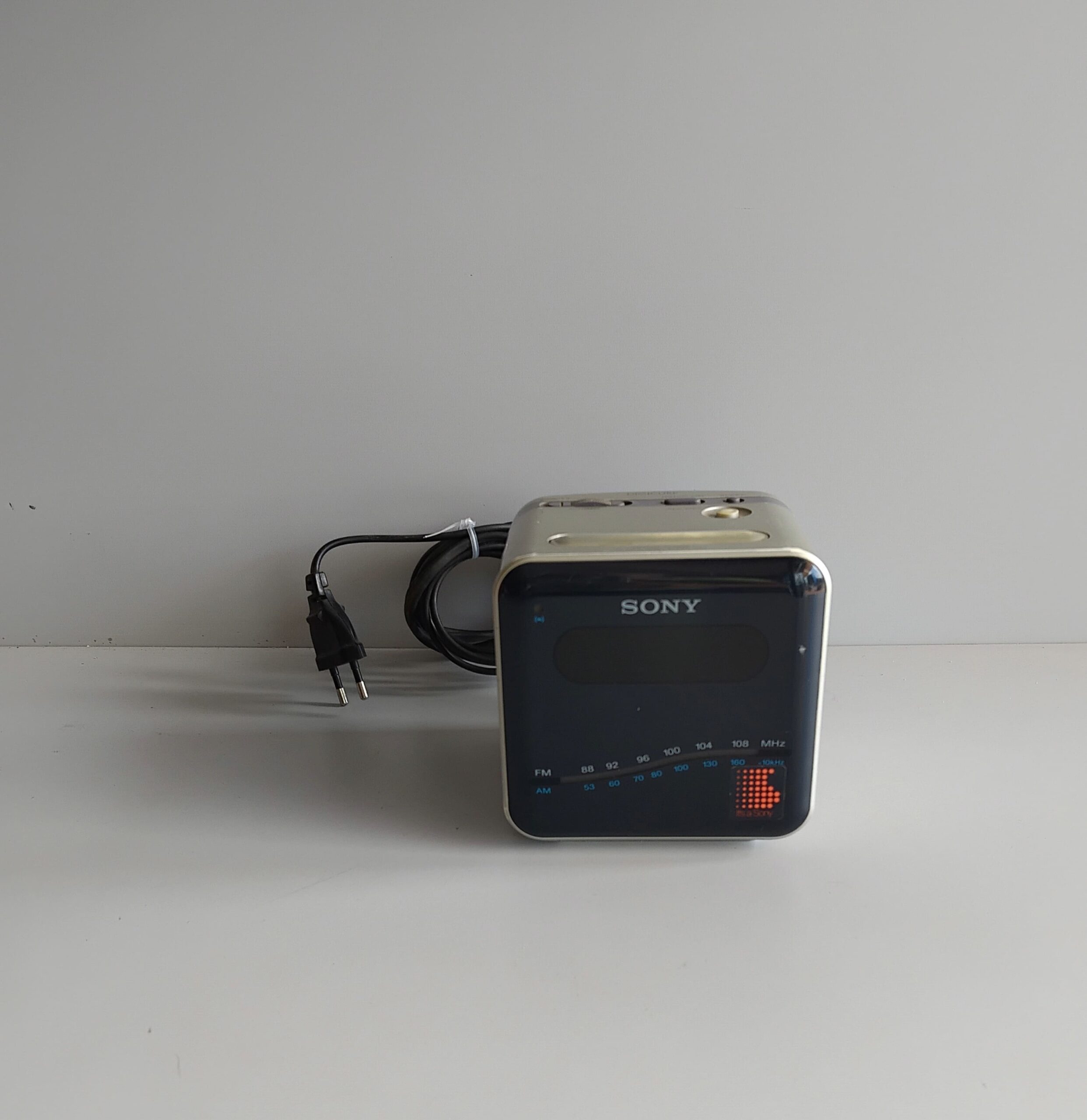 SONY ICF-C101V